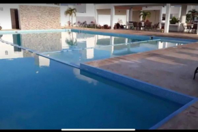 Agradable y acogedor hogar con piscina. Casa Indan